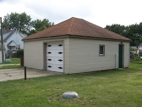 5th image of 110 W Orleans St