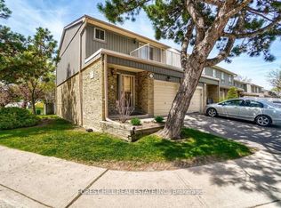 60 Hanson Rd #1, Mississauga, ON L5B 2P6