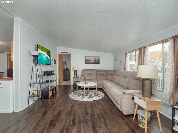 5th image of 122 Owyhee Ln