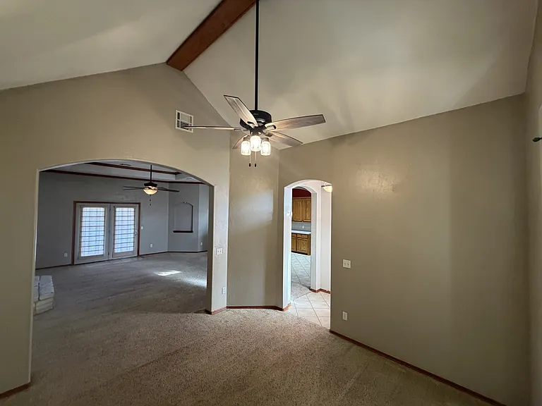 608 N Cherokee Way — Photo 4