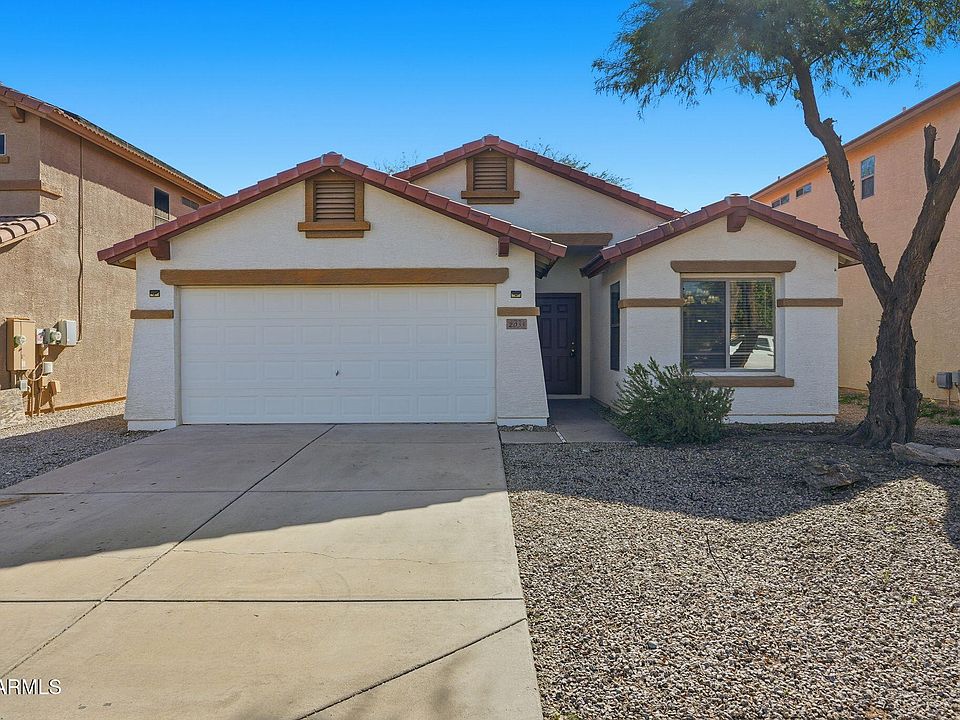 1st image of 2033 W VINEYARD PLAINS Drive