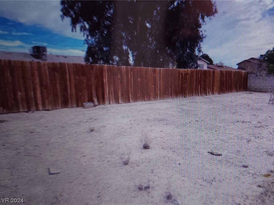 2nd image of 3882 N Walnut Rd