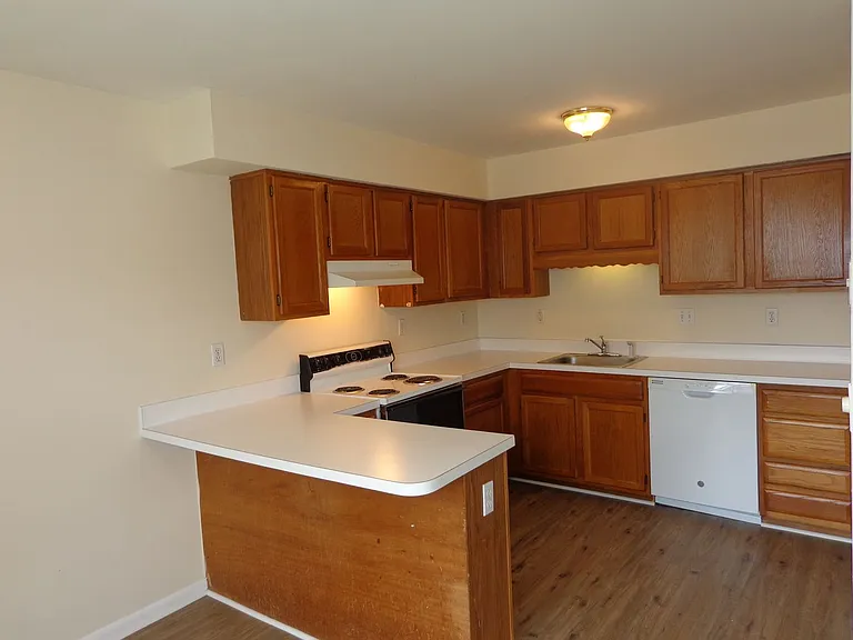 4636 Coronet Ave — Photo 8