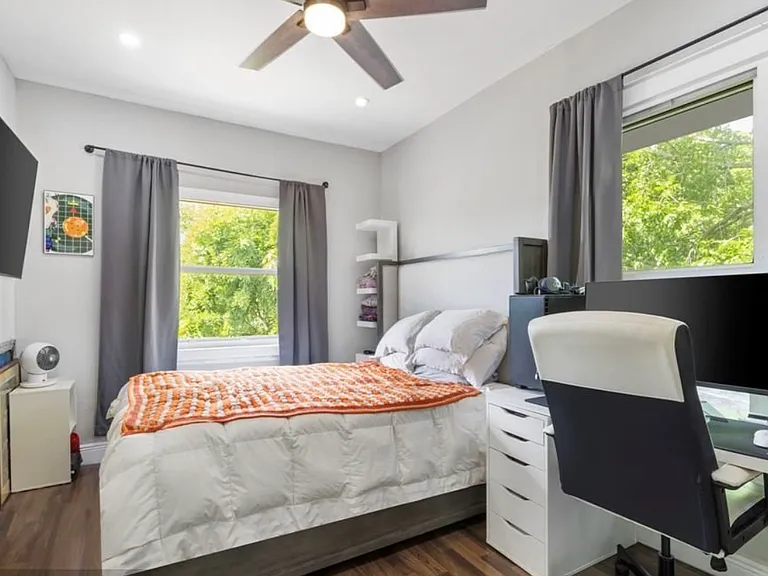 425 El Prado #B — Photo 6