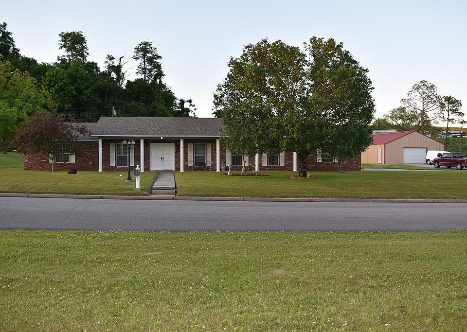 1st image of 9 Grandview Dr
