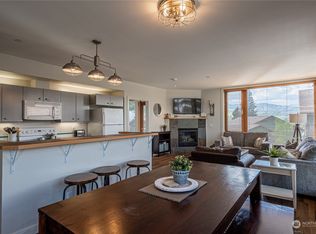 2220 W Woodin Ave #204, Chelan, WA 98816