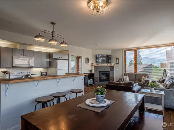 2220 W Woodin Avenue W #204, Chelan, WA 98816