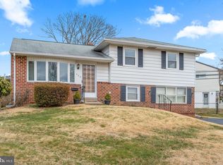 400 Portland Dr, Broomall, PA 19008