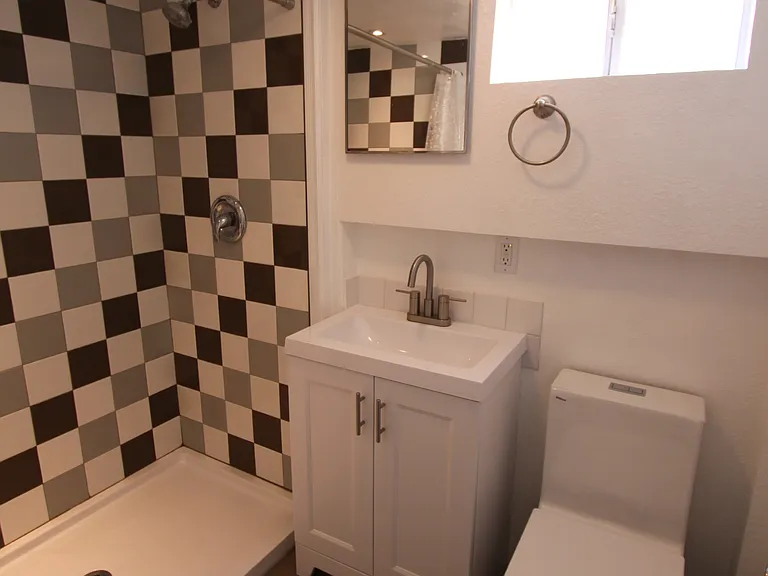 335 1/2 N Avenue 53 — Photo 11