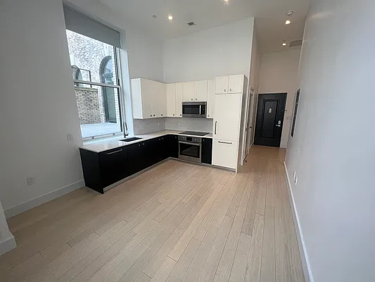 Rented by DelShah Capital LLC | media 6