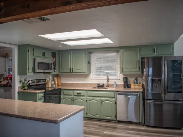 10825 Estate Ln, Terrell, TX 75161