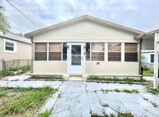 524 E Lime St, Tarpon Springs, FL 34689