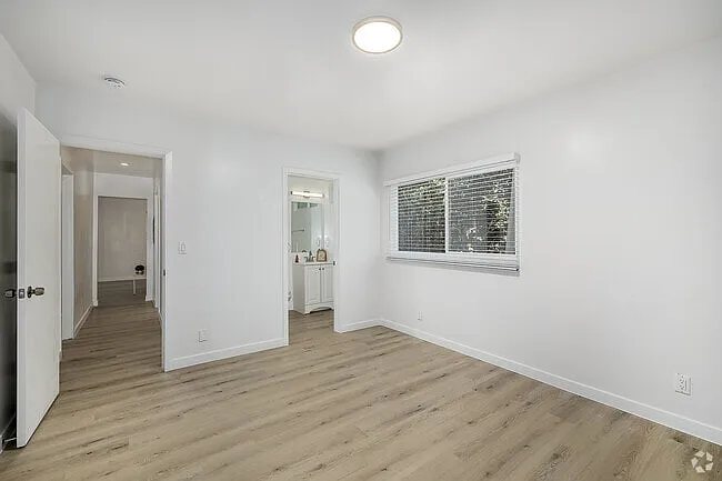 13001 Vanowen St #11 — Photo 9