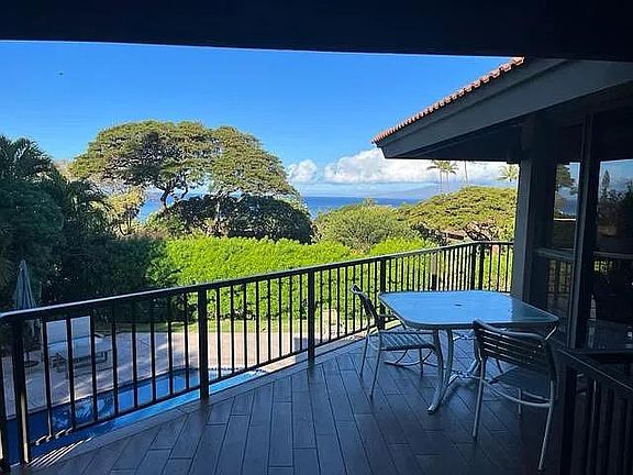 ocean views from lanai and living room