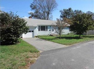 7 Collins Ter, Middletown, RI 02842