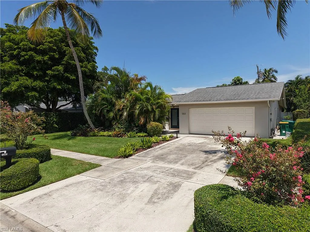 3 bed, 2.0 bath, 1577 sqft, $5,000 — Photo 2