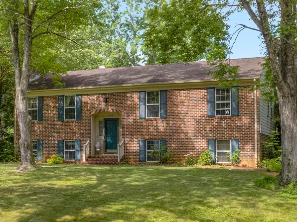1690 Sourwood Pl, Charlottesville, VA 22911