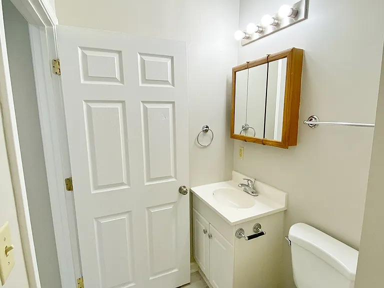 805 Douglas St — Photo 12