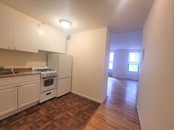 5th image of 420 E 78th St #2Z