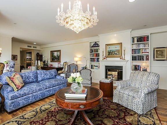 5th image of 10762 Camarillo St #7