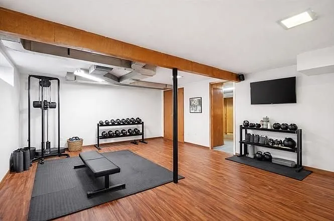 223 Edgewater Dr — Photo 3
