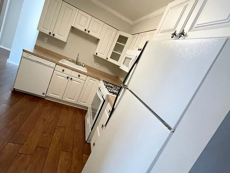 1430 N Evergreen Ave #1 — Photo 2