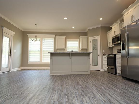 3rd image of 3976 Bettys Pl