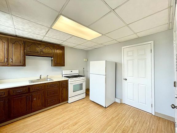 2nd image of 22 Westervelt Pl