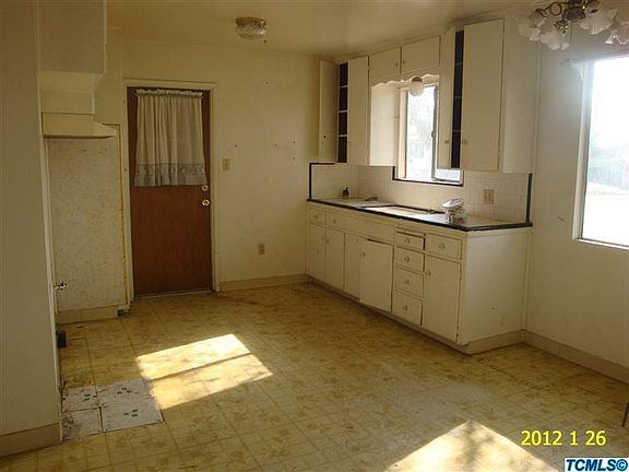 2nd image of 1342 N Park Circle