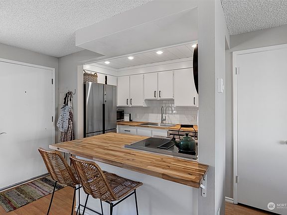 5th image of 10108 NE 68th Street #2