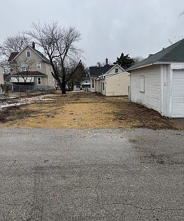 4th image of 1925 Vine St