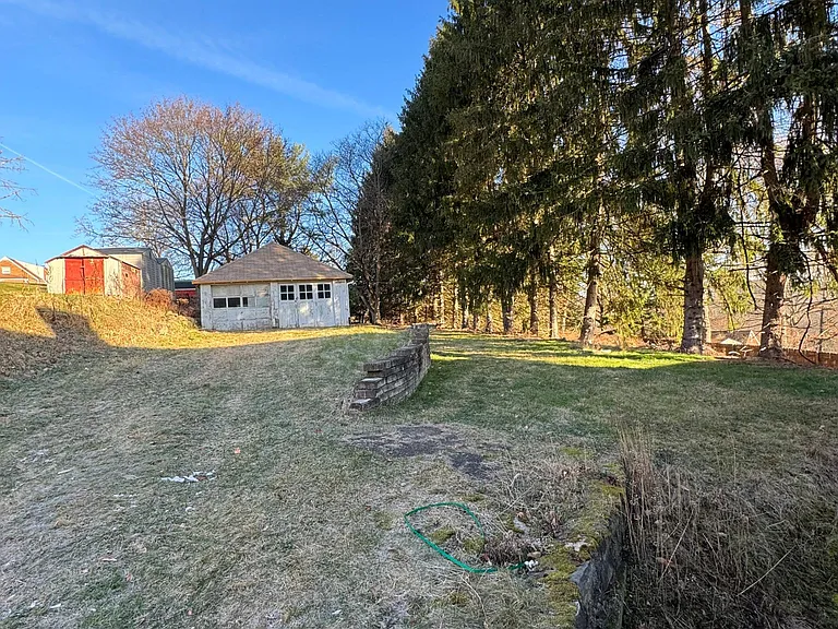 126 Patterson St — Photo 2