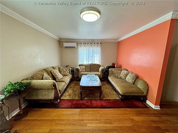 3rd image of 12048 Maccorkle Ave