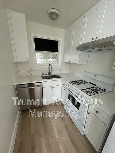 49 S Grand Oaks Ave #3 Photo 1
