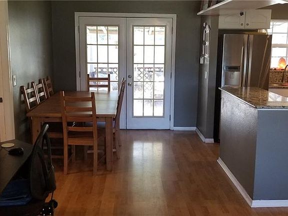3rd image of 10 Cypress Dr