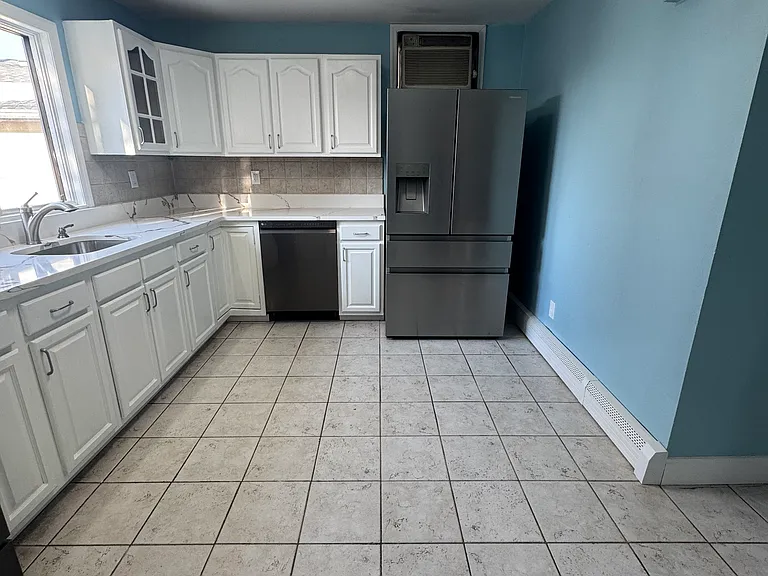 3517 Grand Ave #1 — Photo 2