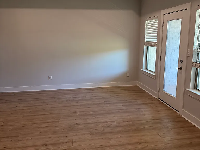 132 Clift Dr — Photo 25
