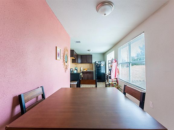 4th image of 2010 Caplin St #B