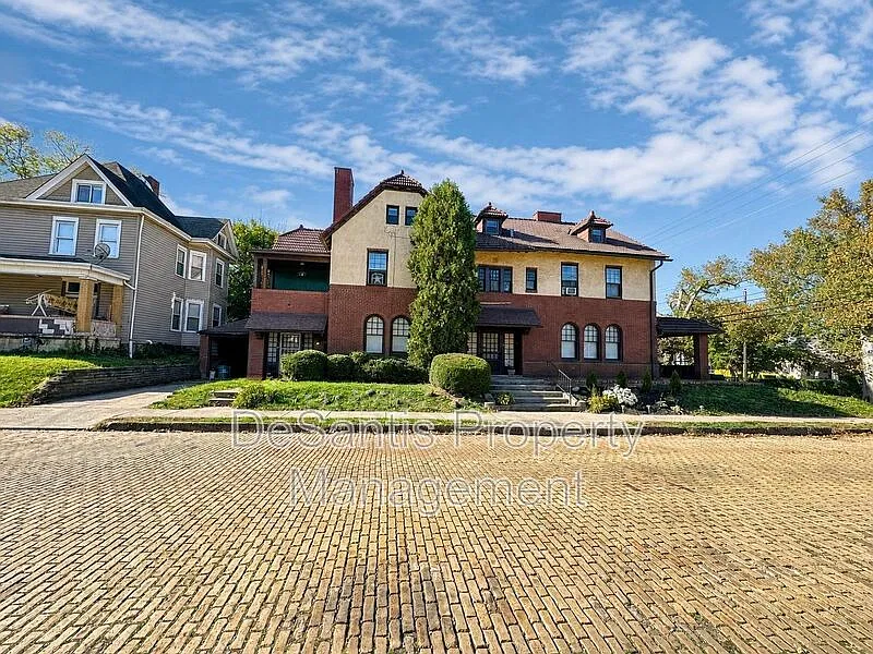 1 bed, 1.0 bath, 950 sqft, $875 — Photo 1
