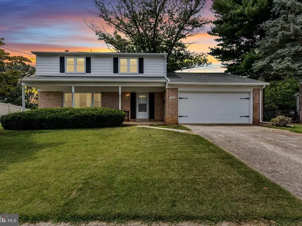 208 Green Lane Dr, Camp Hill, PA 17011