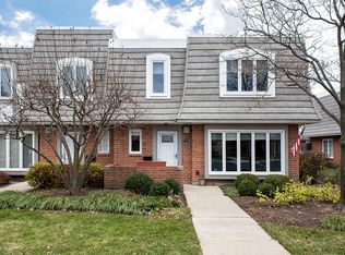 751 Orleans Dr, Highland Park, IL 60035