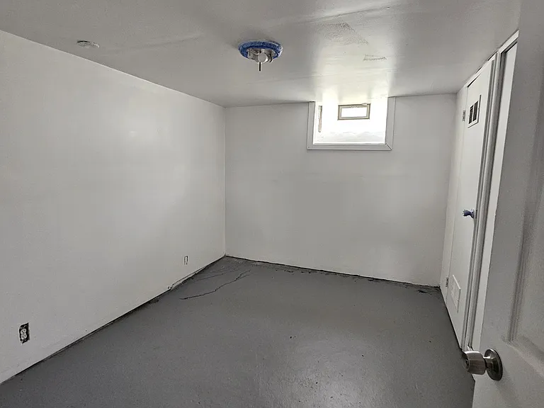 1517 Helen St — Photo 13