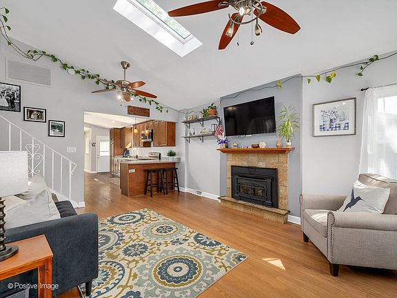 4th image of 1053 S Norbury Ave