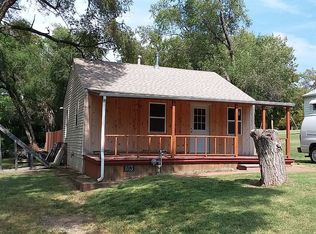 813 E 2nd St, Ellsworth, KS 67439