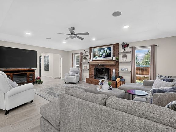 4th image of 3501 W Wadley Ave