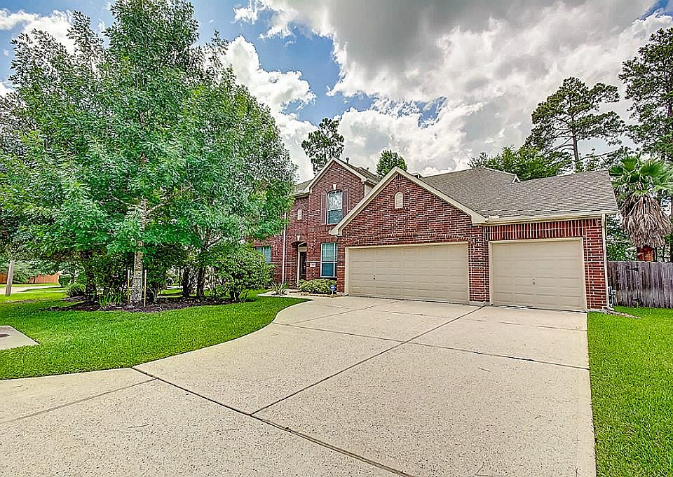 1st image of 107 E French Oaks Cir