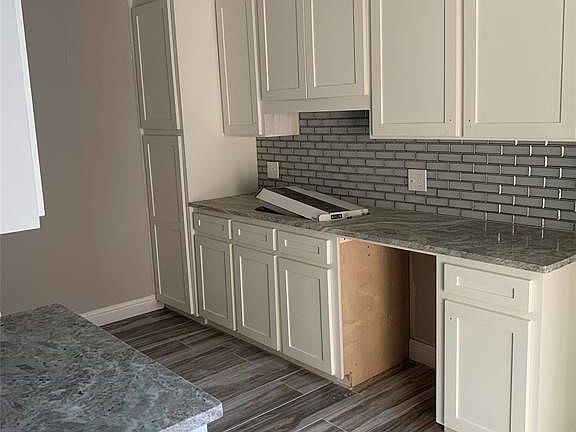 2nd image of 2329 Loreco St