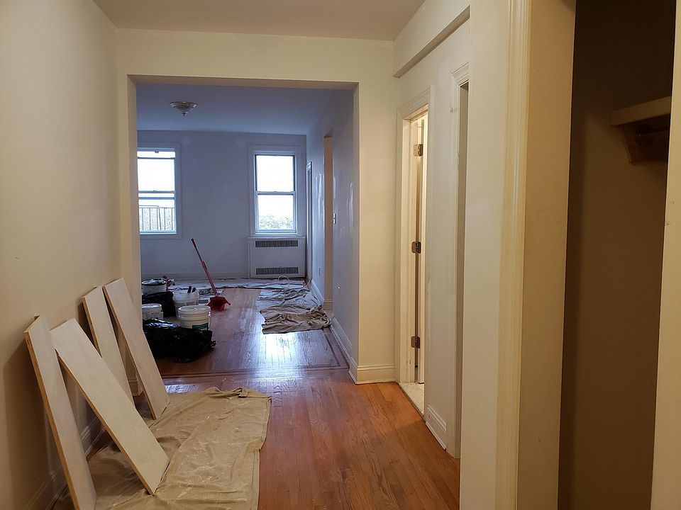 1st image of 1680 E 22nd St #605