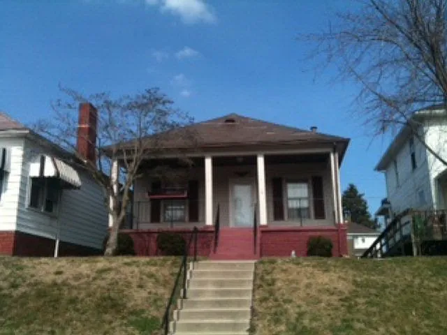 1707 Williams St photo 1