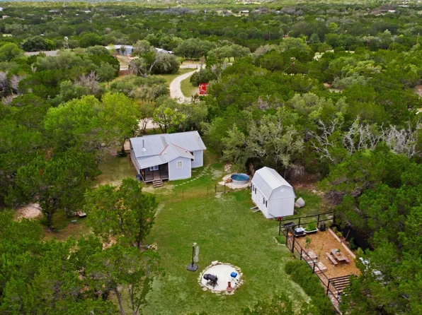 957 DEER FOREST DR, Pipe Creek, TX 78063